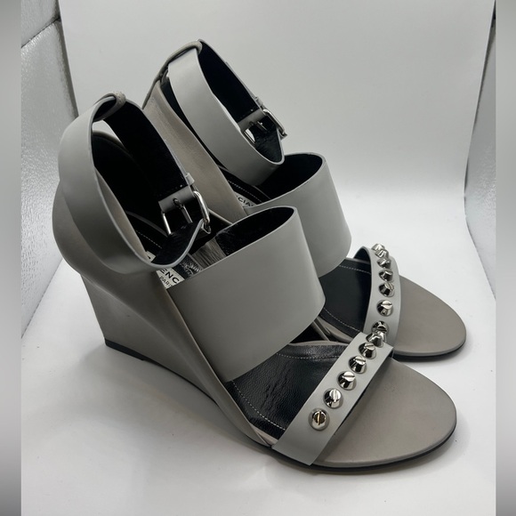 BALENCIAGA Women’s Gray Leather Studded Strappy Wedge Sandals Size 37/6.5 - Picture 1 of 8